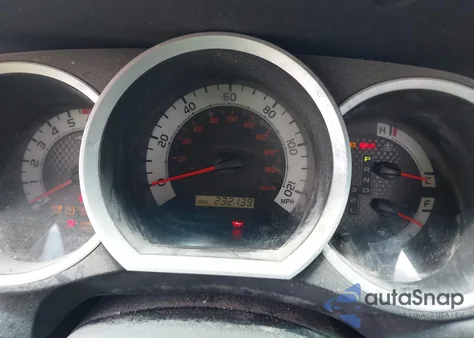 2015 Toyota Tacoma z USA, uszkodzony, nr VIN 5TFTX4CN4FX064582